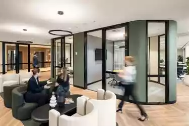 7 Macquarie Place
