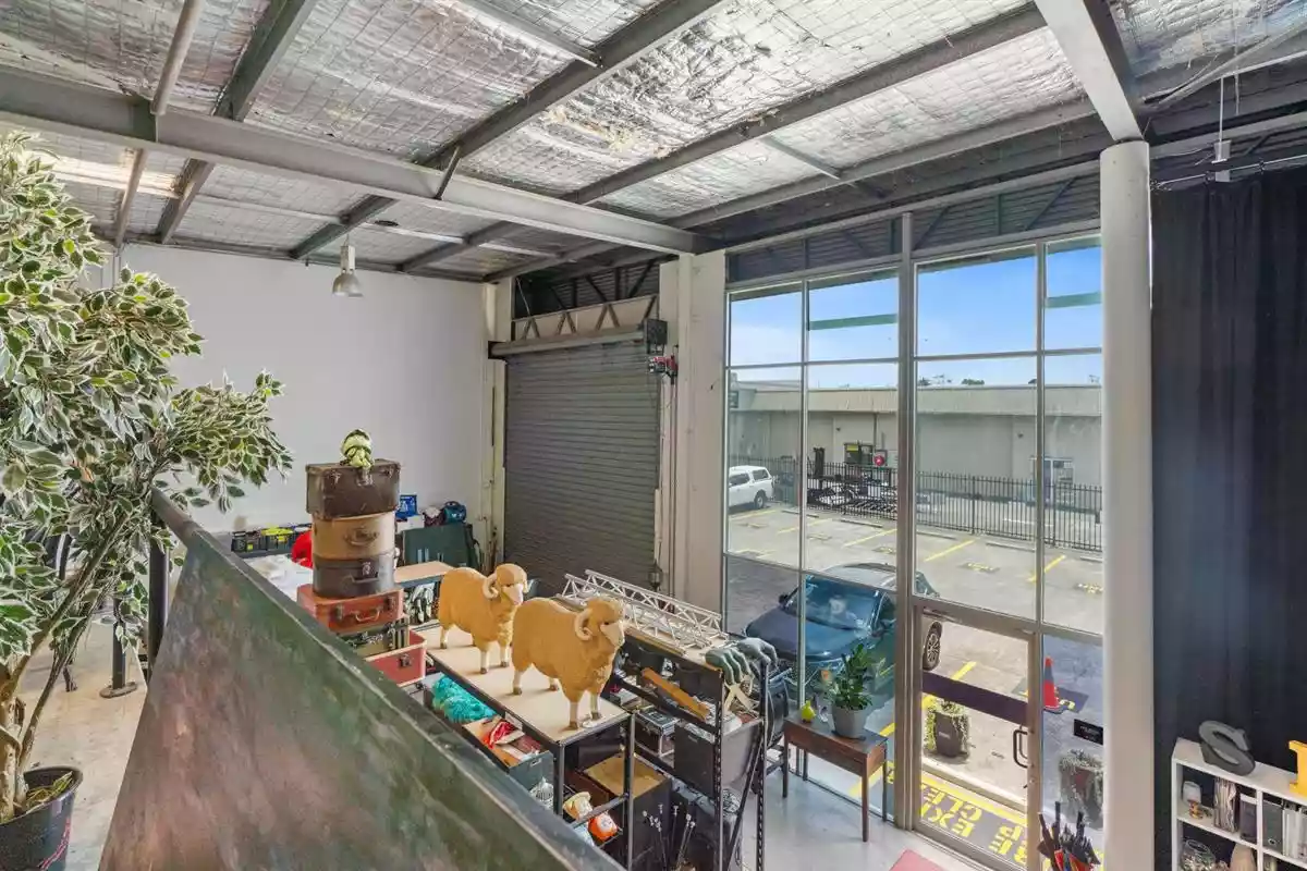 11 Hutchinson Street