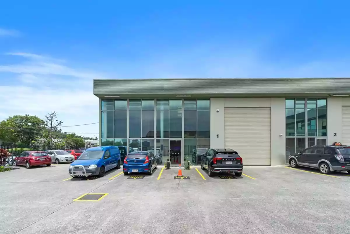 11 Hutchinson Street