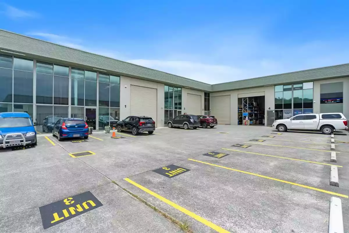 11 Hutchinson Street