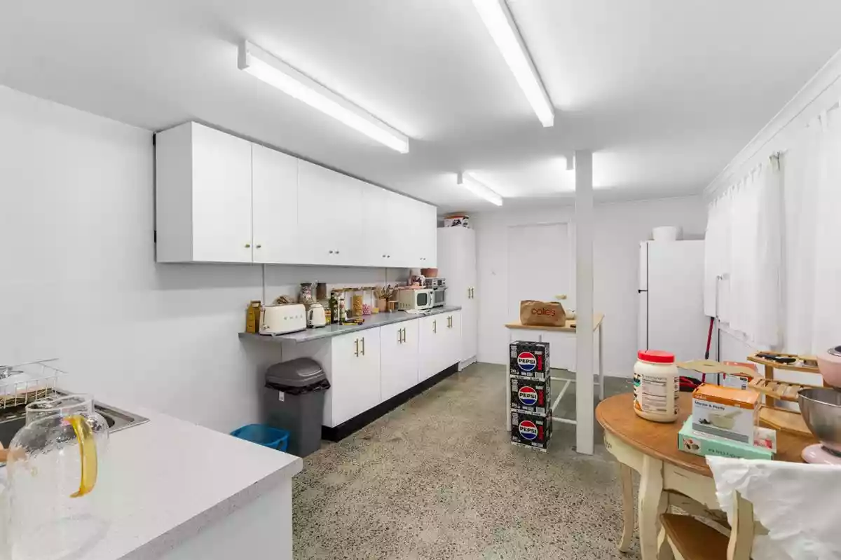 11 Hutchinson Street