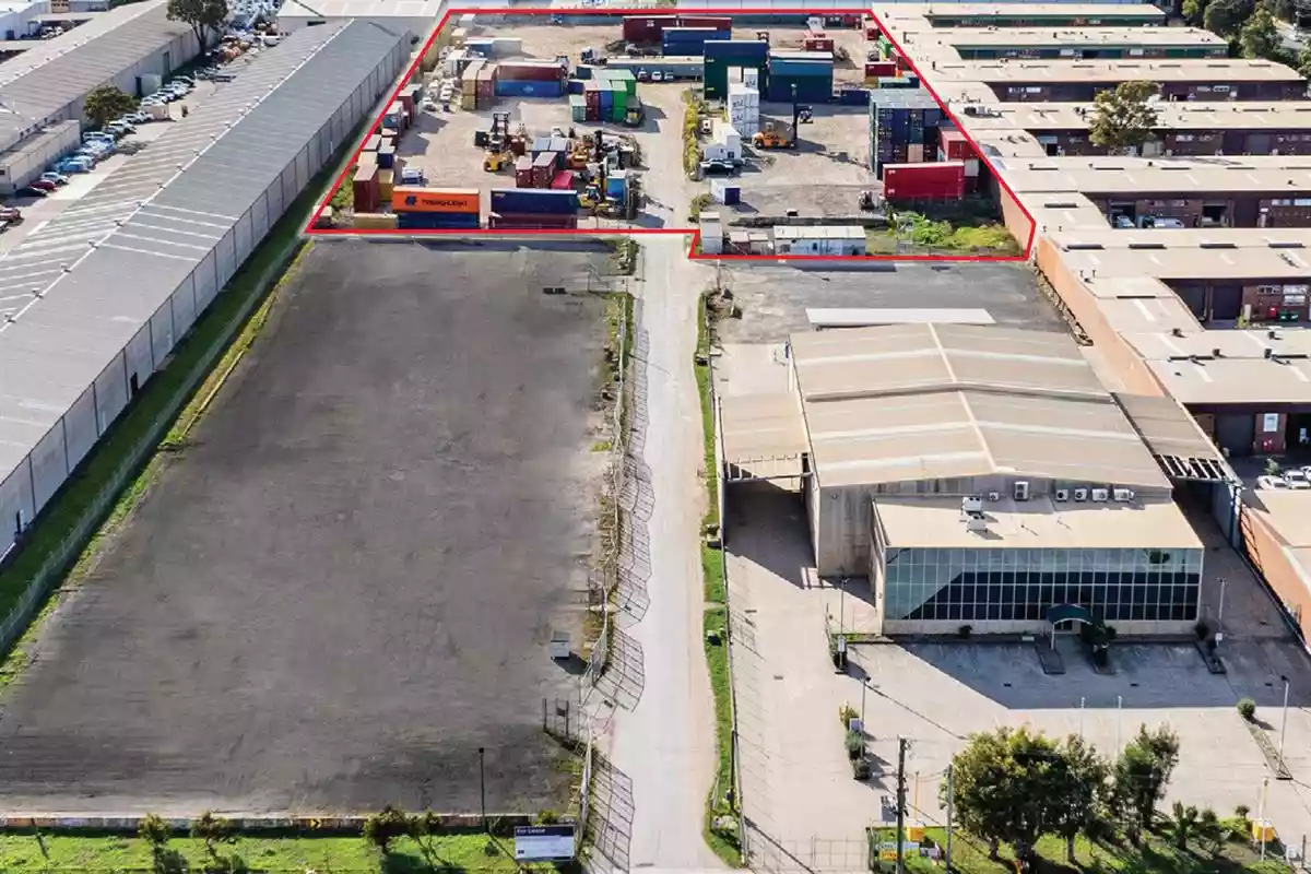 77 Governor Macquarie Drive