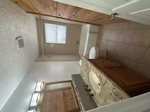 Apartment A Bath