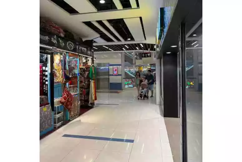 Bukit Timah Plaza Retail Unit Near Fairprice & Lift Lobby For Sale