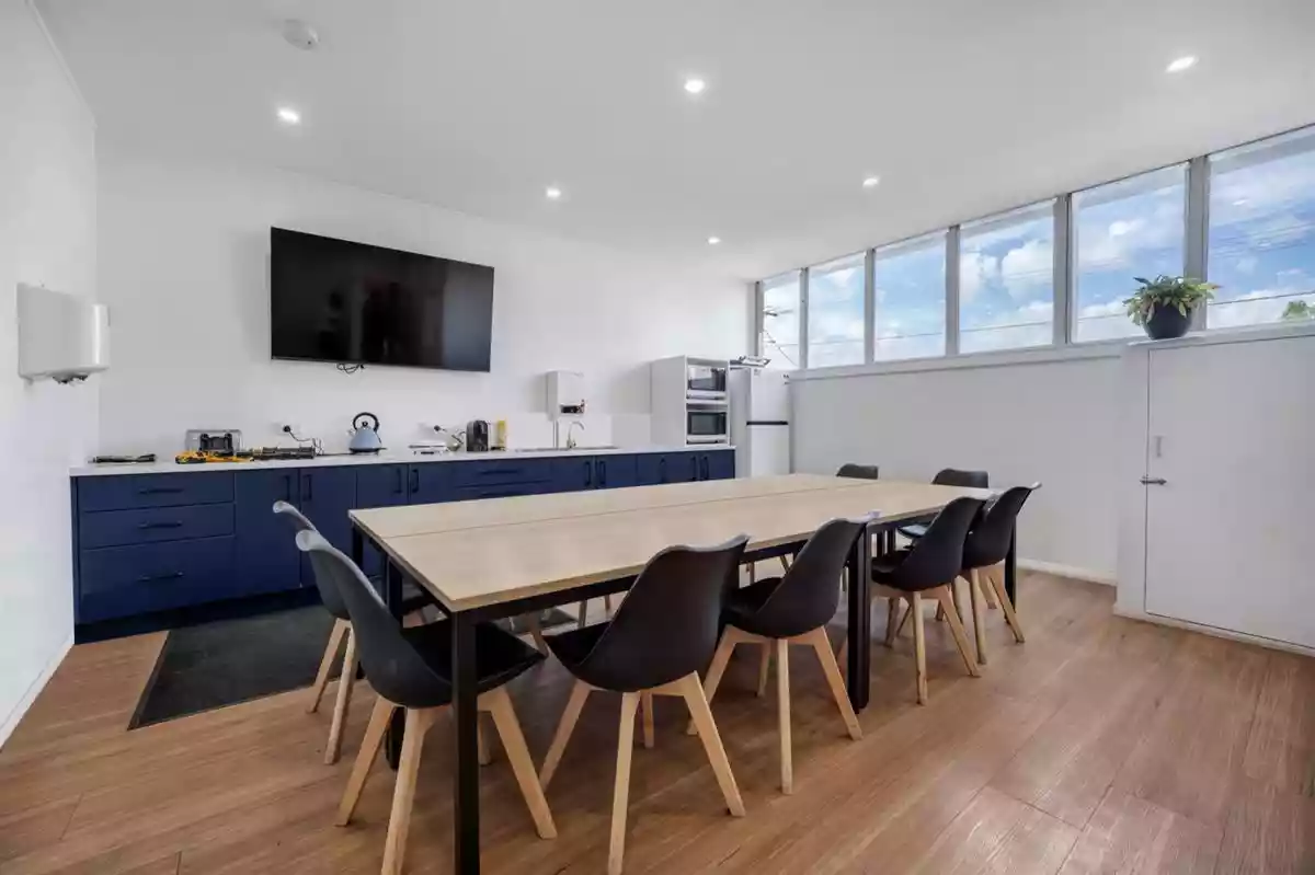 11 Long Street