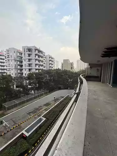 DLF Pinnacle