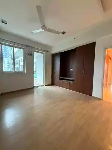 DLF Pinnacle