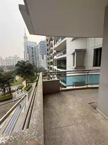 DLF Pinnacle