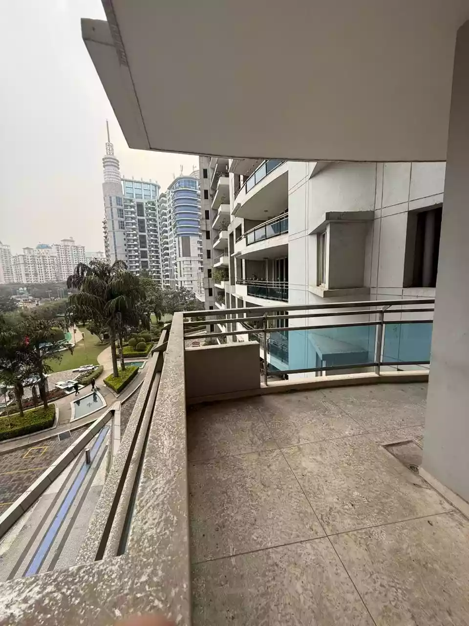 DLF Pinnacle
