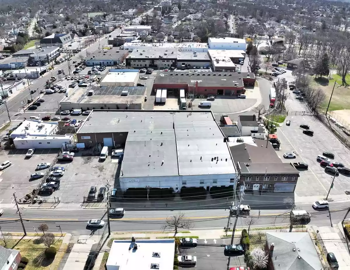 Lynbrook - Warehouse/Distribution