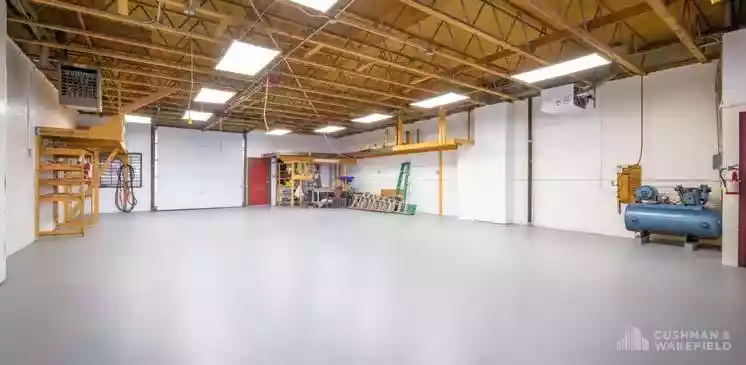 North Vancouver - Warehouse/Distribution