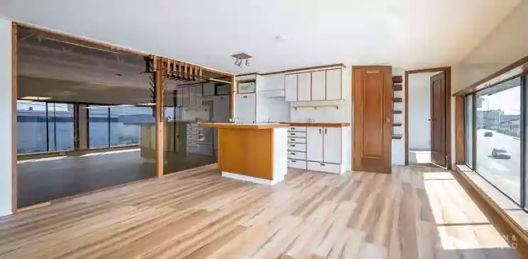 North Vancouver - Warehouse/Distribution