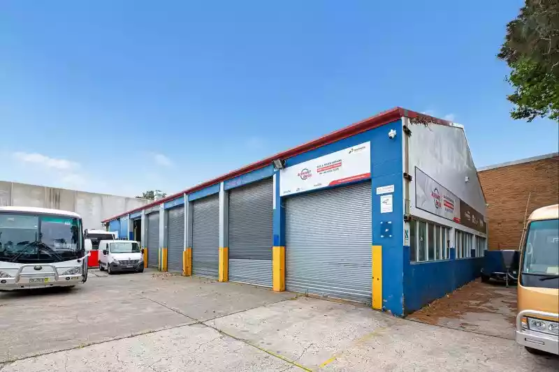 1729 Botany Road