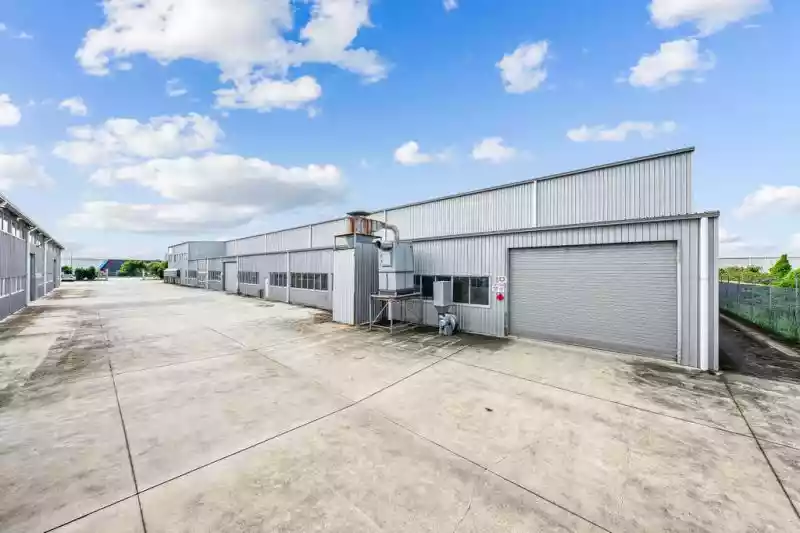 1159 Kingsford Smith Drive