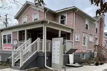 A2-528 Seneca Street West