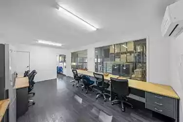 2/231 Holt Street