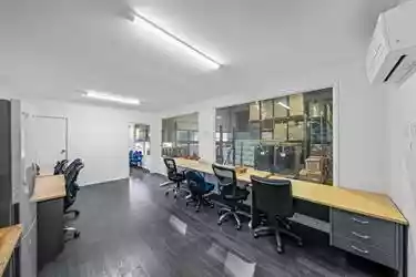 2/231 Holt Street
