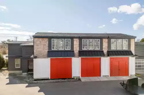 499 E Main Rd Middletown The Barn