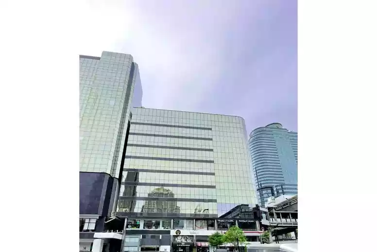 Maneeya Centre