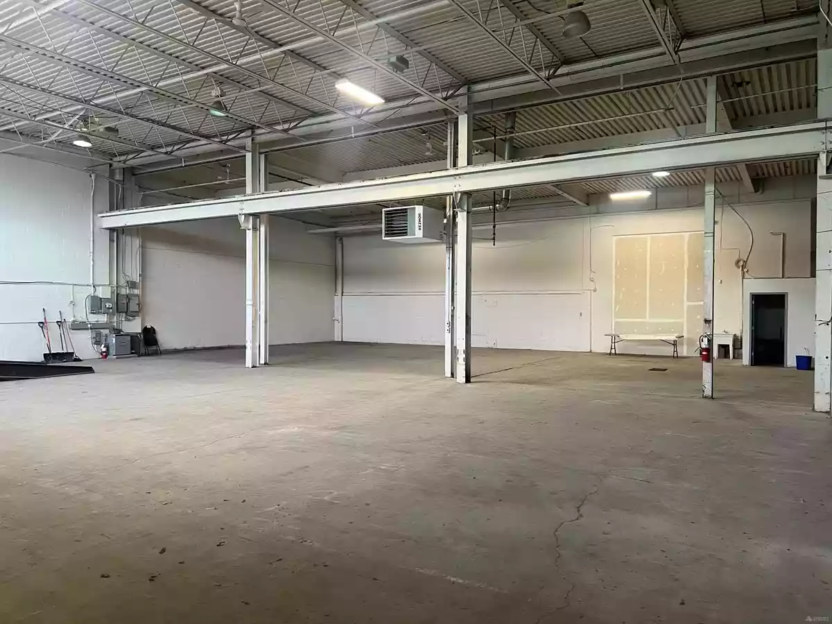 North York - Warehouse/Distribution