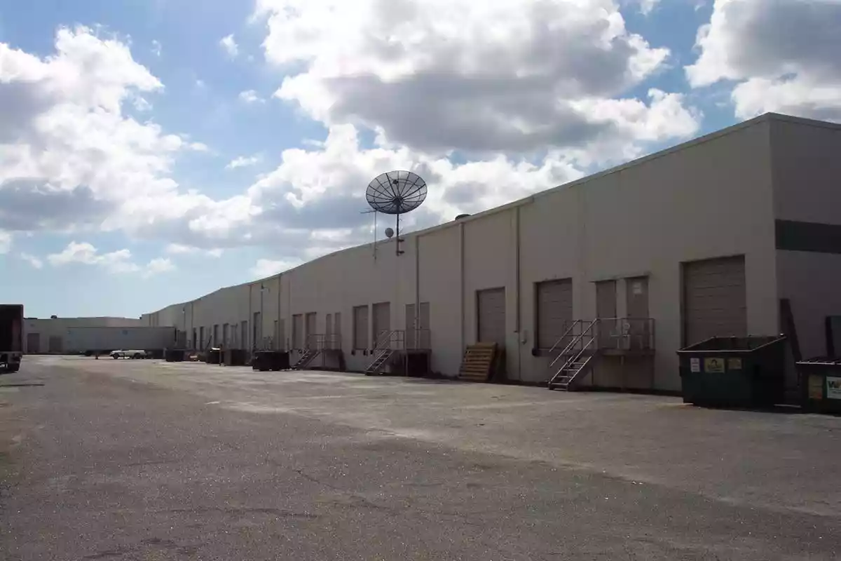 Tampa - Warehouse/Distribution