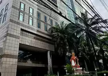 Saeng Thong Thani Tower