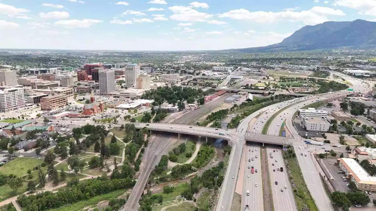 Proximity to I25