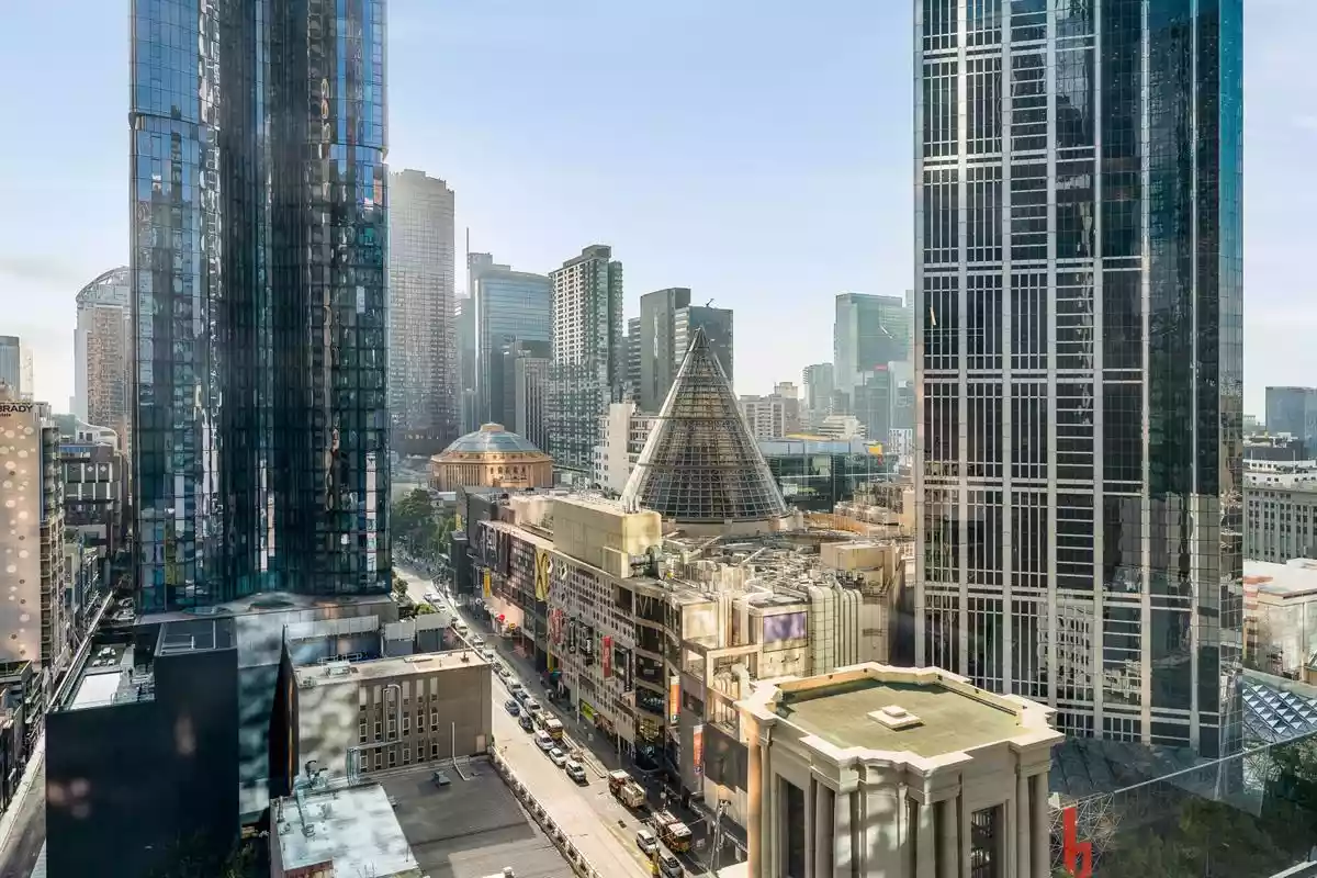 300 La Trobe St