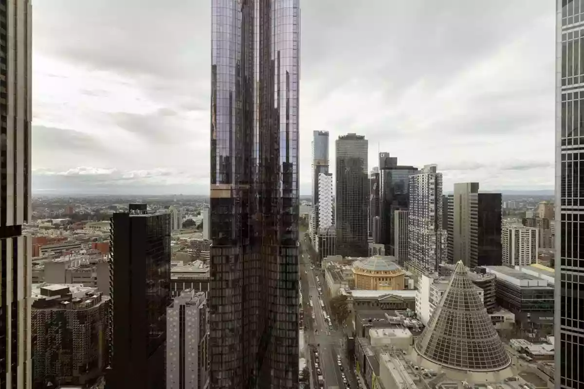 300 La Trobe St