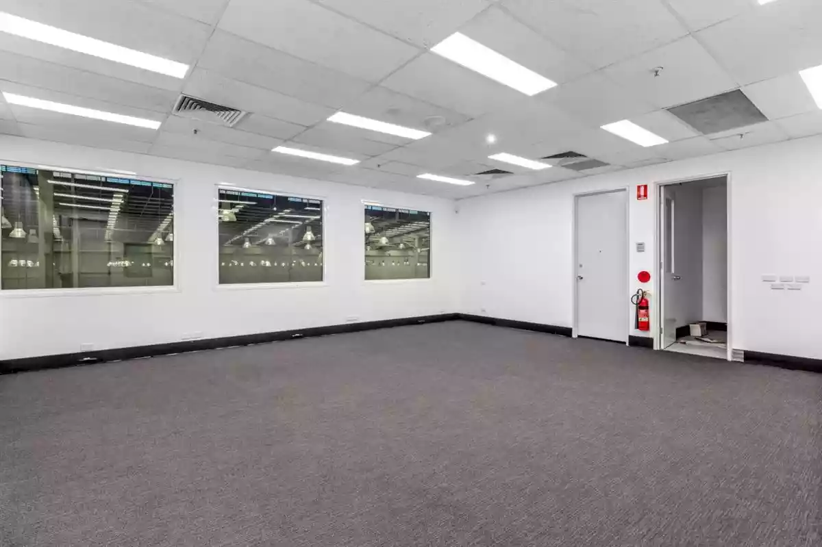 73-75 Gipps St