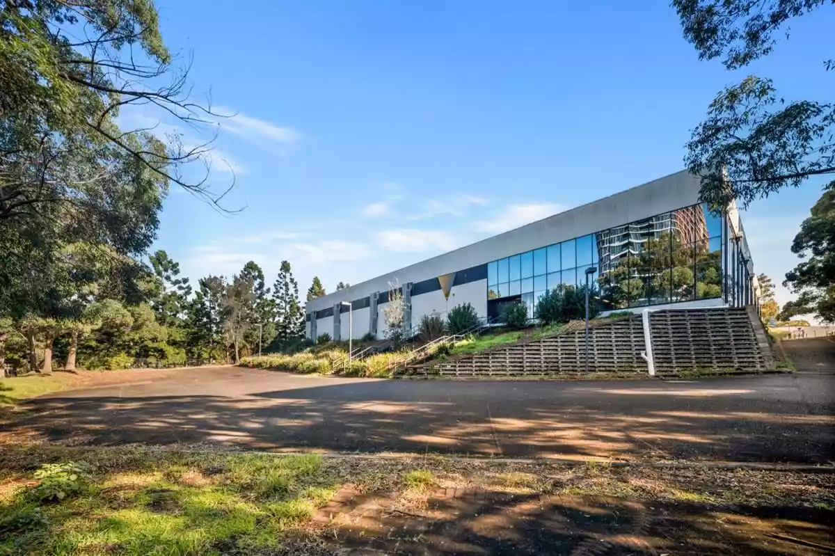 8 Figtree Drive
