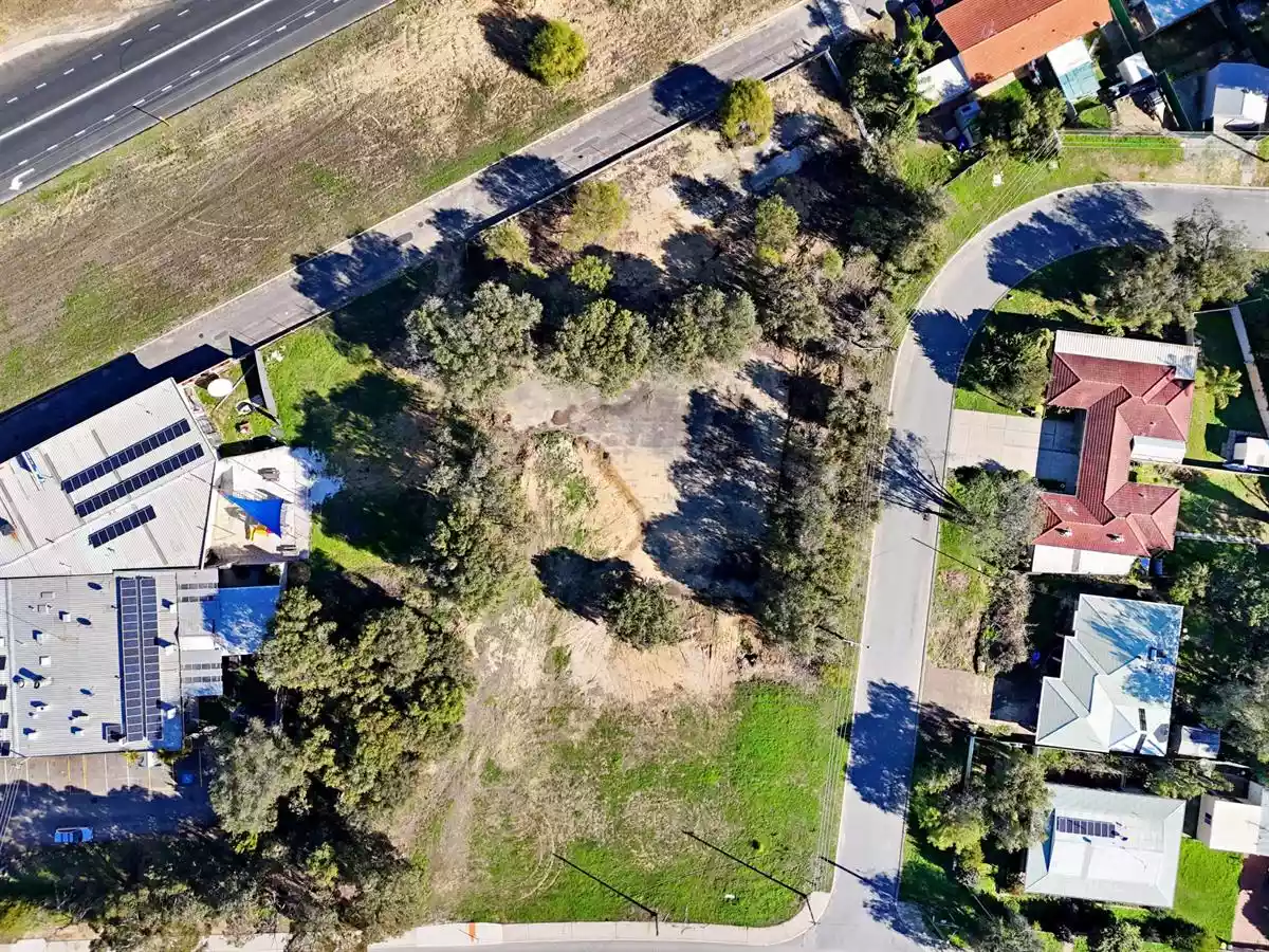 9 & 9a Tuart Close