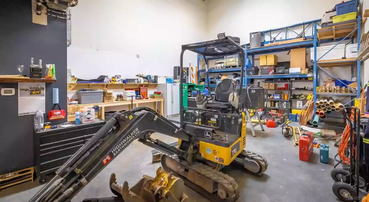 North Vancouver - Manufacturing