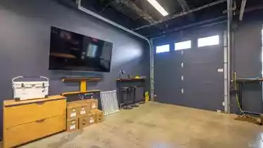 North Vancouver - Manufacturing