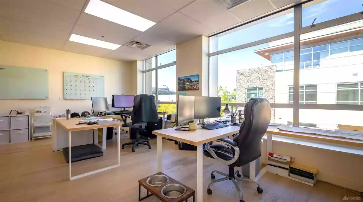 North Vancouver - Manufacturing
