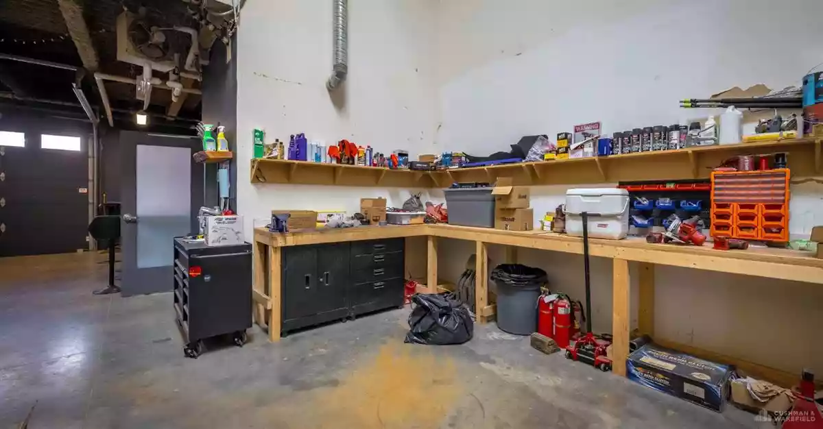 North Vancouver - Manufacturing