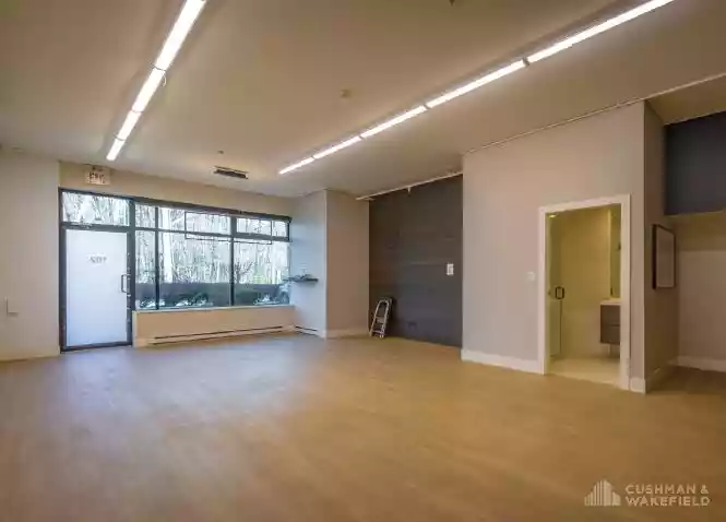 North Vancouver - Warehouse/Distribution