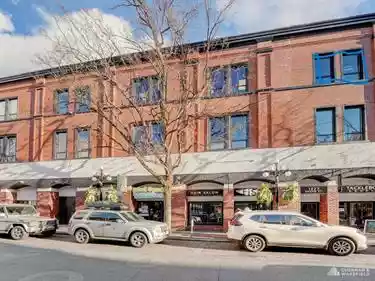 Victoria - Retail