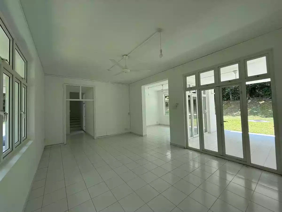 8 Maidstone Road