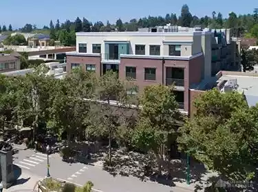 Santa Cruz - Retail