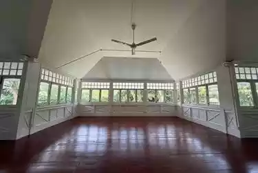 7 Ridley Park living room