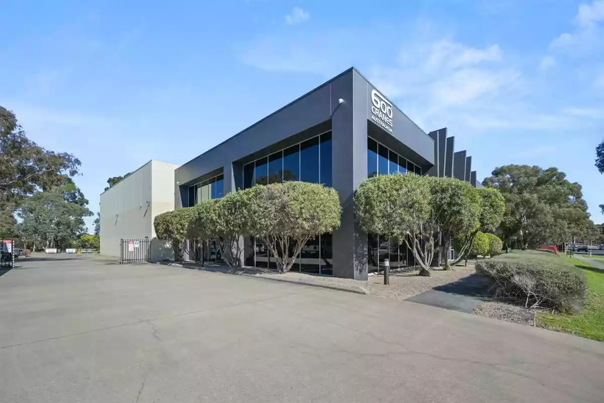 11 Kingston Park Court