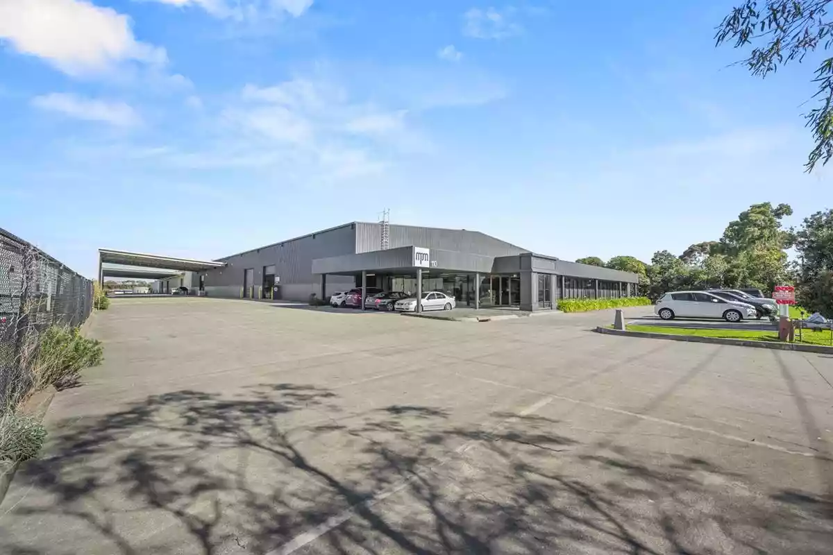 110-112/Fairbank Road