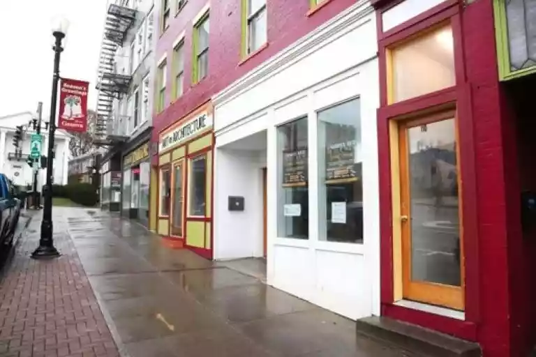 A1-110 Seneca Street