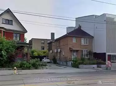 Toronto - Land