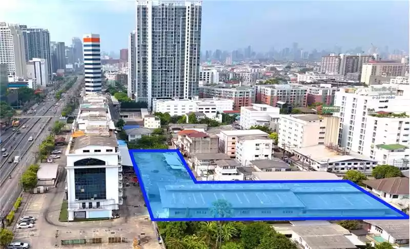 Factory 8 Rai for sale in Sutthisan, Bangkok