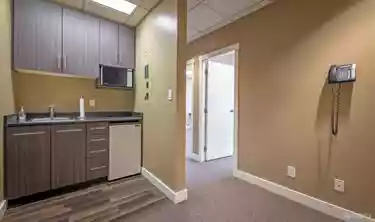 North Vancouver - Warehouse/Distribution