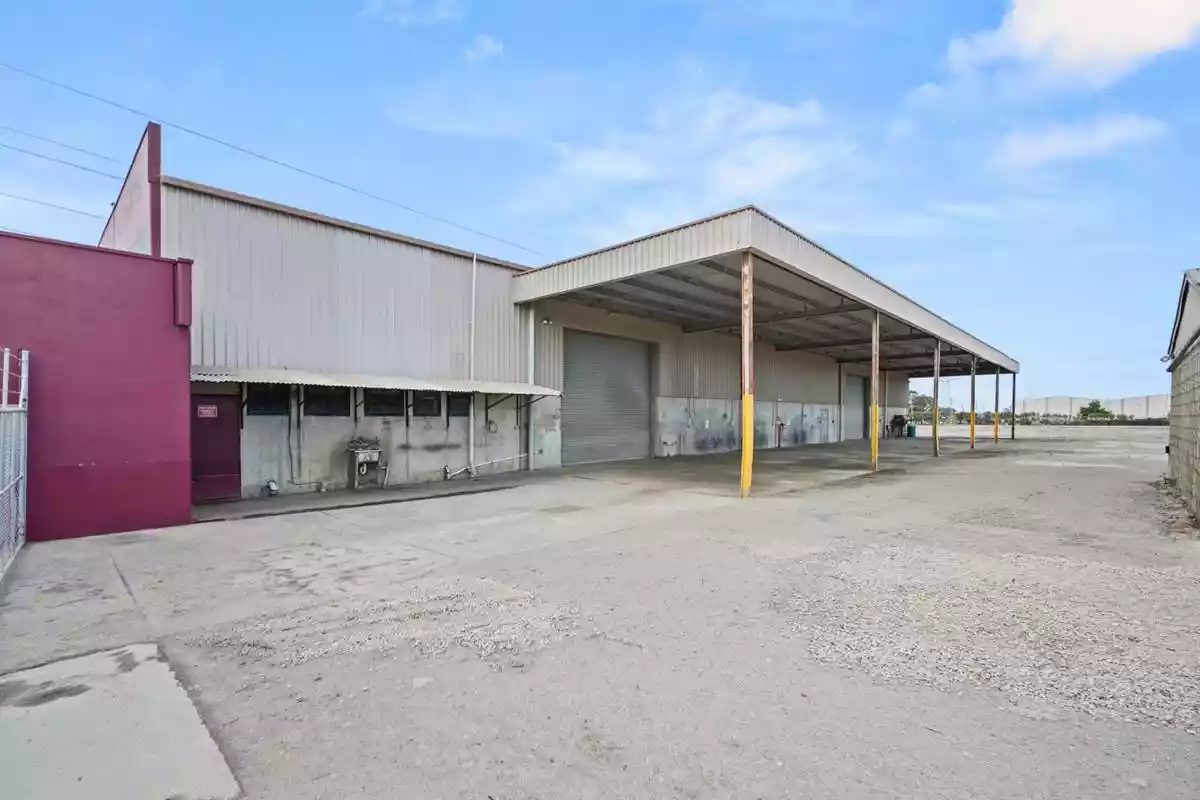 1596-1610 Centre Road