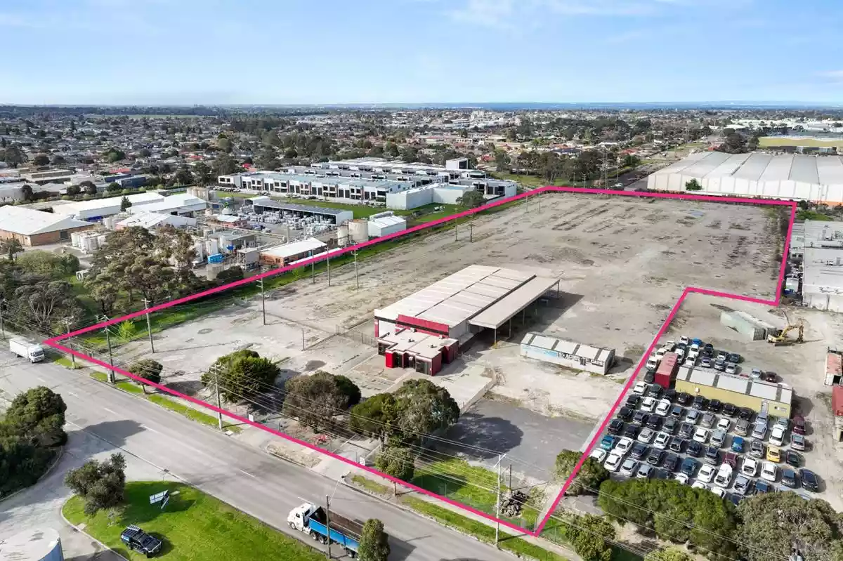 1596-1610 Centre Road