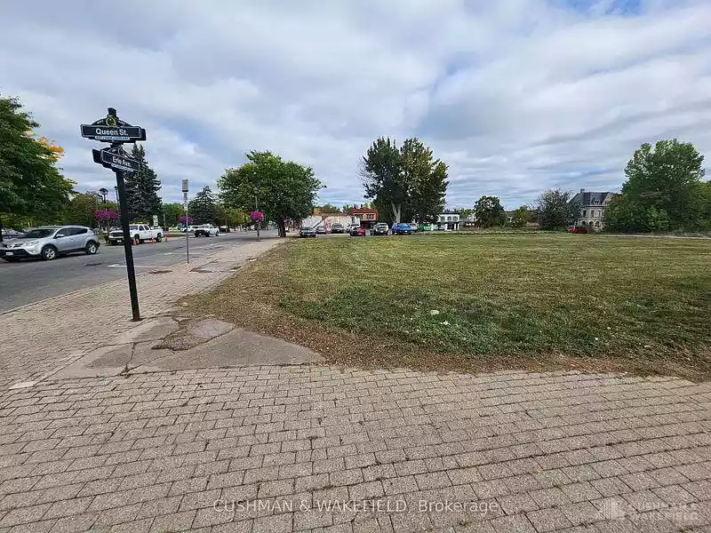 Niagara Falls - Land